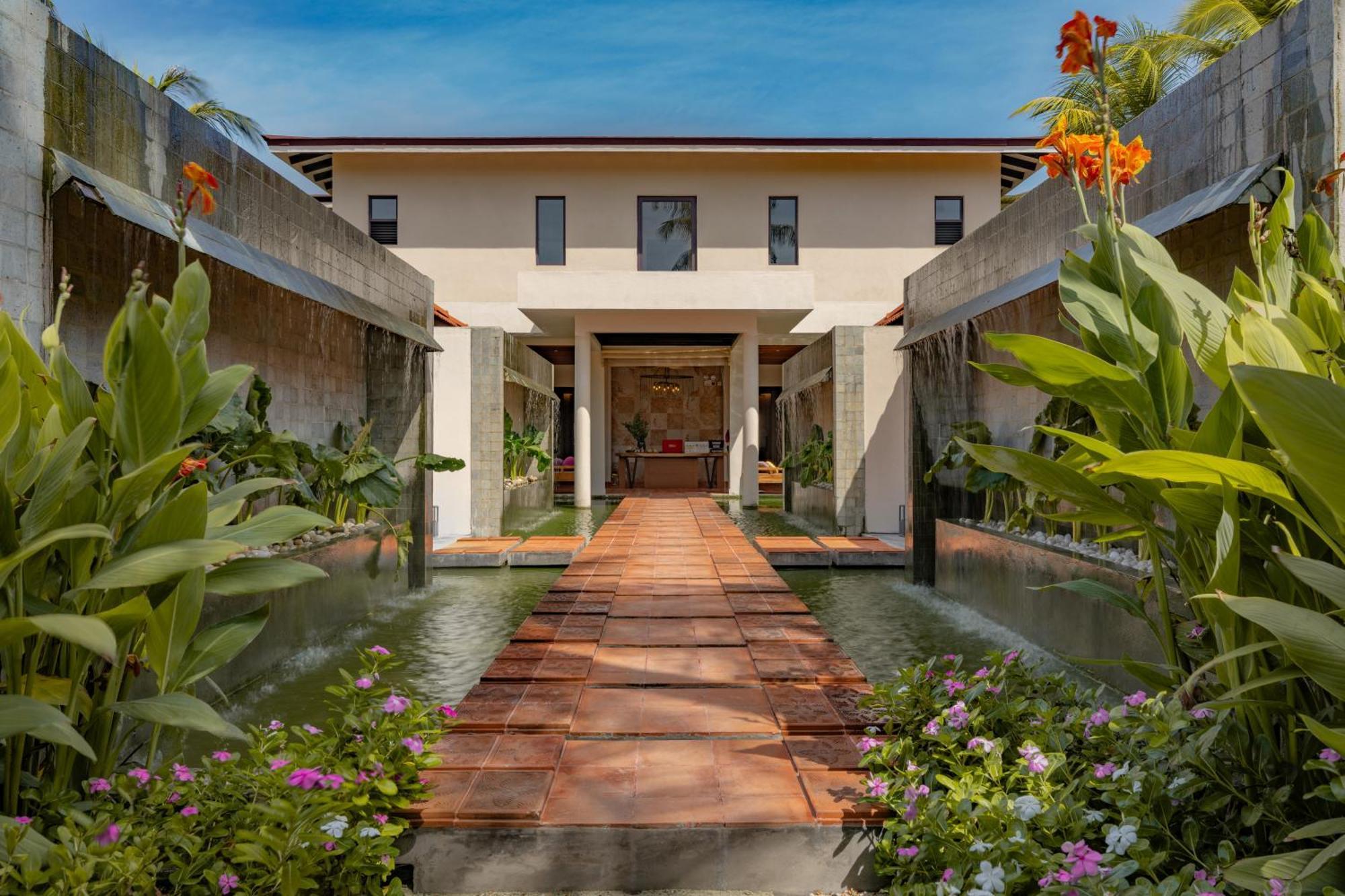 Oblu Xperience Ailafushi Hotel Мале Екстериор снимка