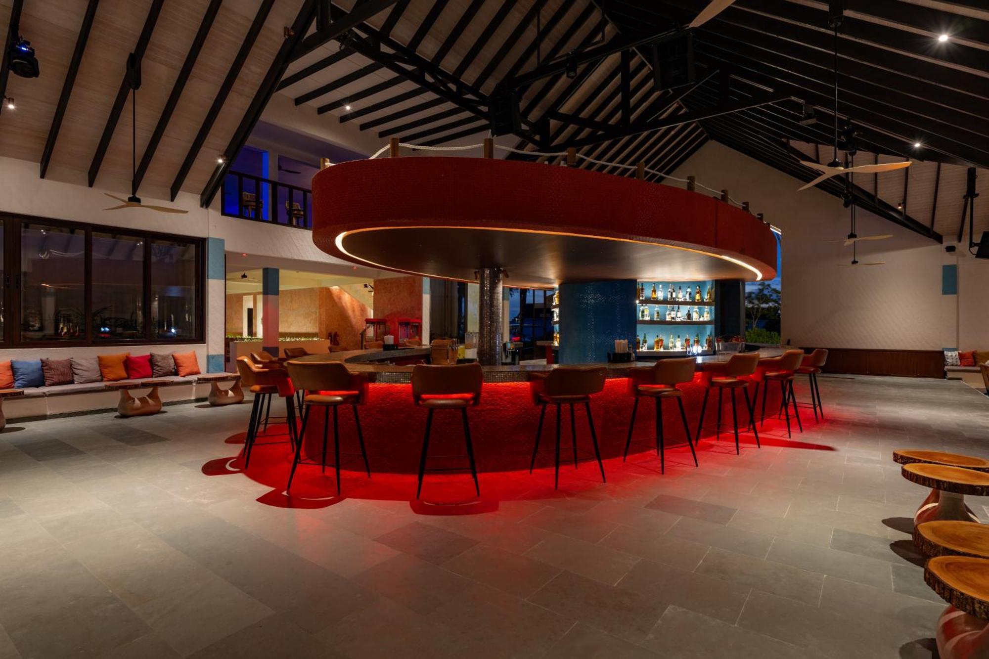 Oblu Xperience Ailafushi Hotel Мале Екстериор снимка