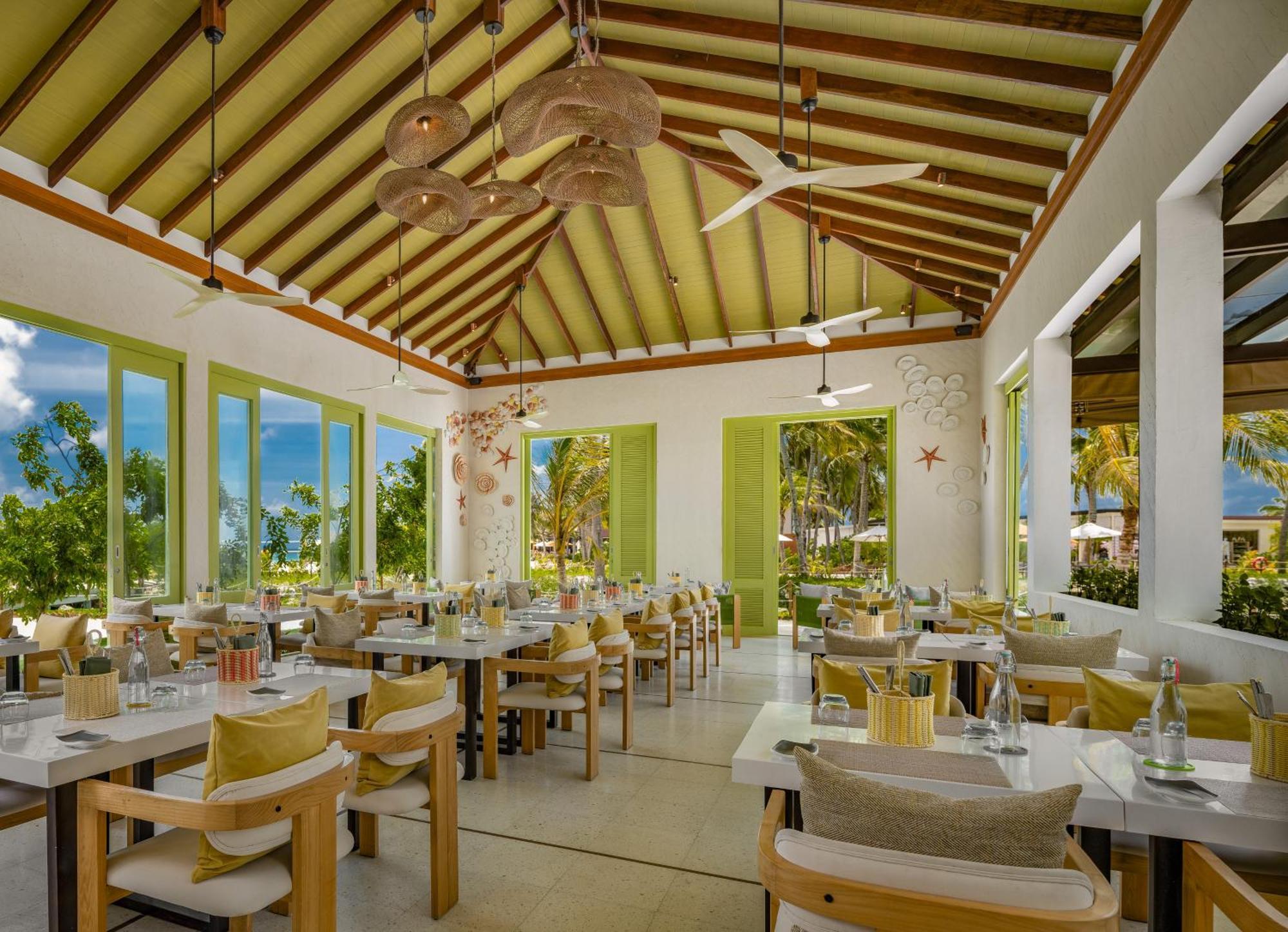 Oblu Xperience Ailafushi Hotel Мале Екстериор снимка
